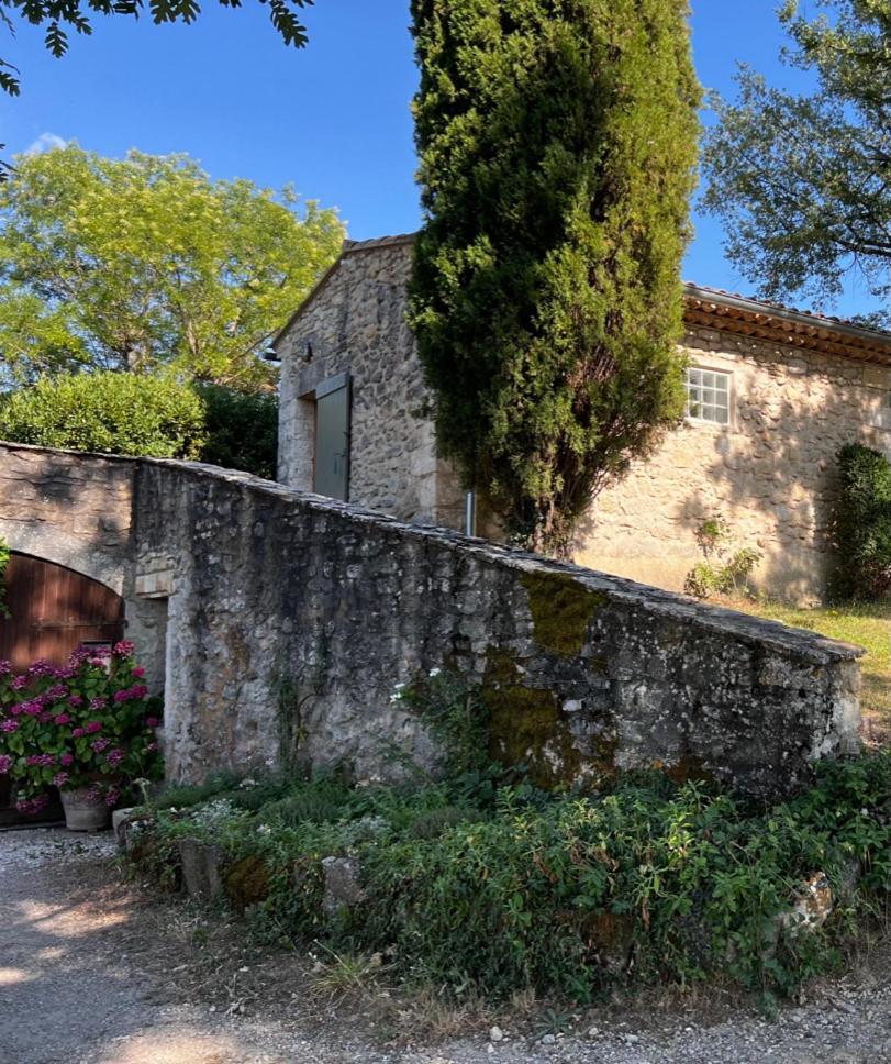 مبيت وإفطار Montjustin Bergerie المظهر الخارجي الصورة